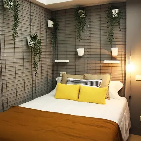 Апартаменти Easy4stay By Center I *